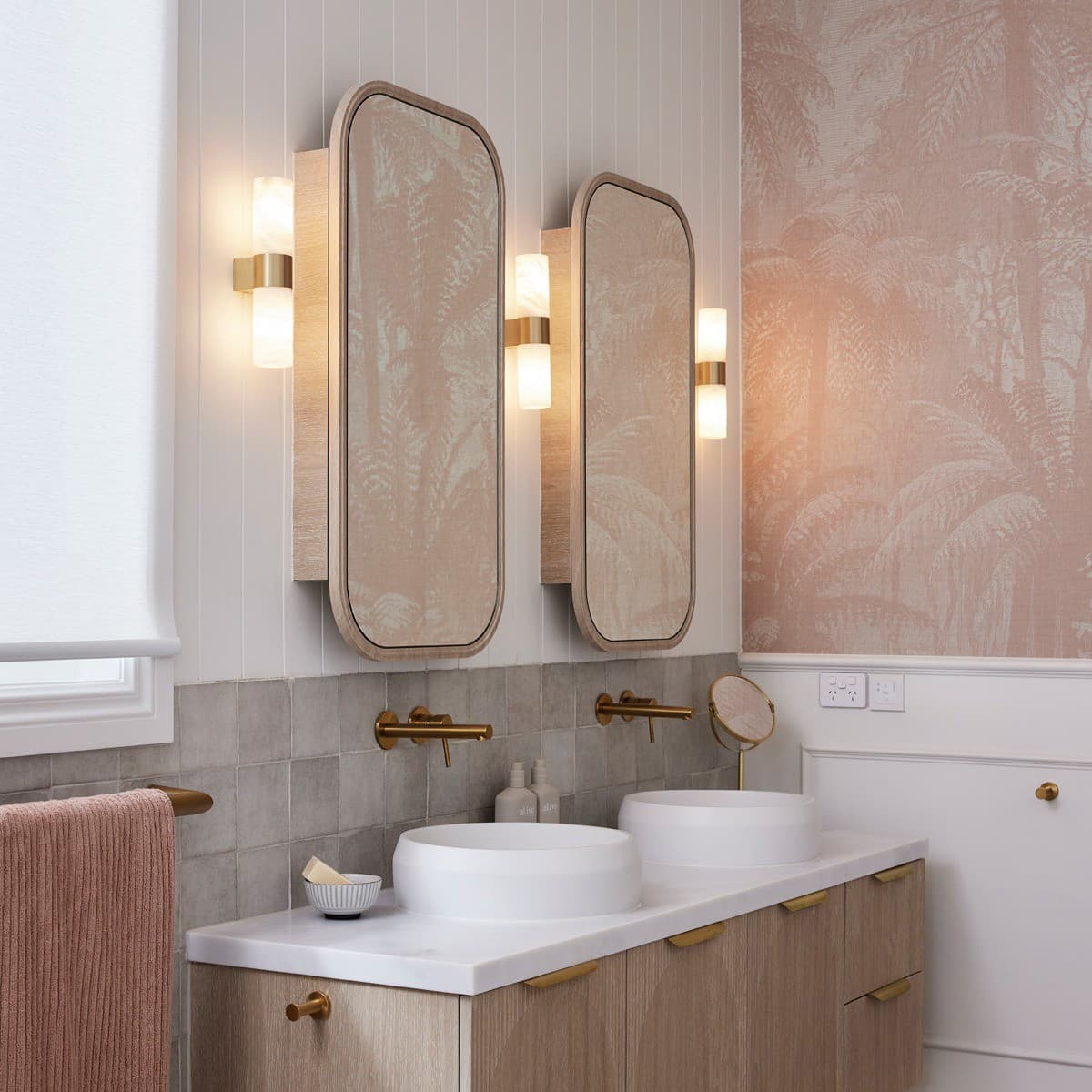 Made by Mayfair Luella 2 Light Wall Bracket in Solid Brass with Spanish Alabaster-img-4