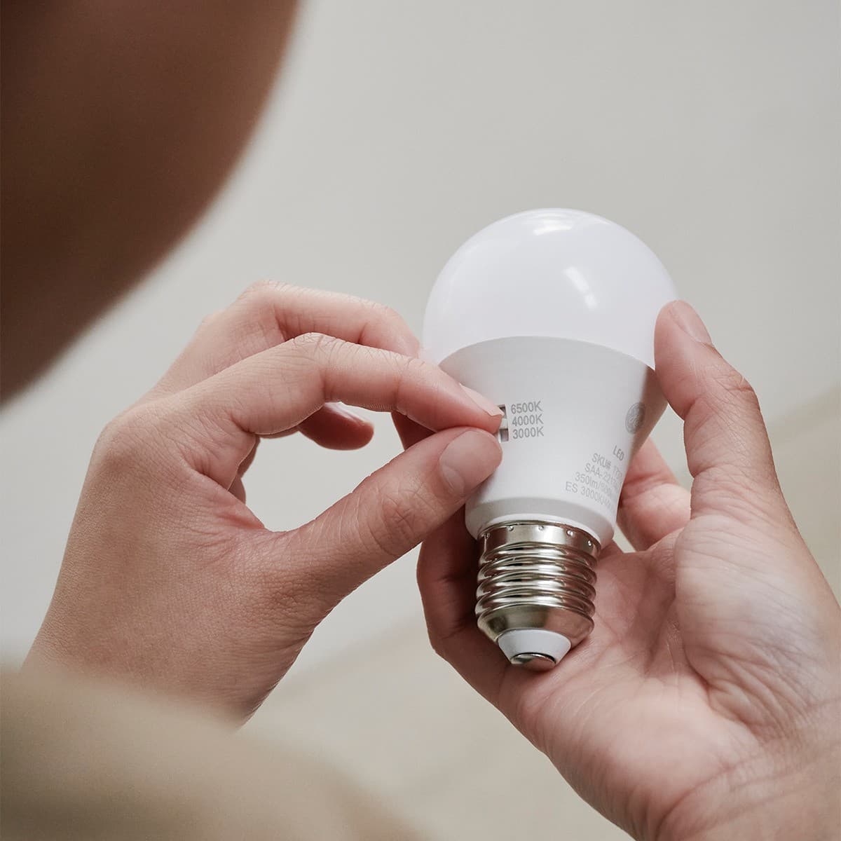 GE Multi-Watt ES LED CCT A60 Dimmable Globe-img-4