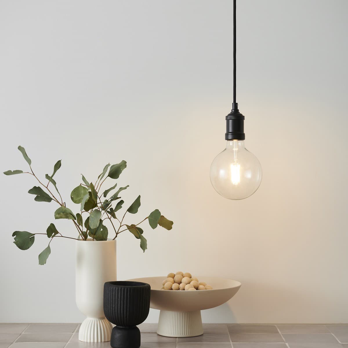 GE 7.5W Heritage Dimmable LED G125 ES Globe in Warm White-img-2