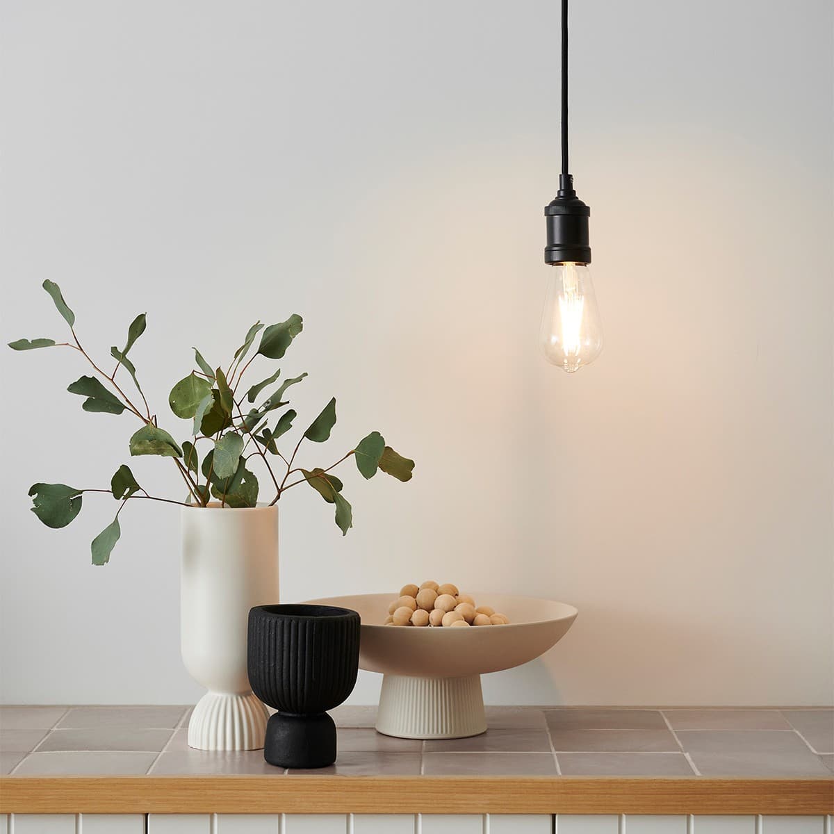 GE 7.5W Heritage Dimmable LED Pilot ES Globe in Warm White-img-4