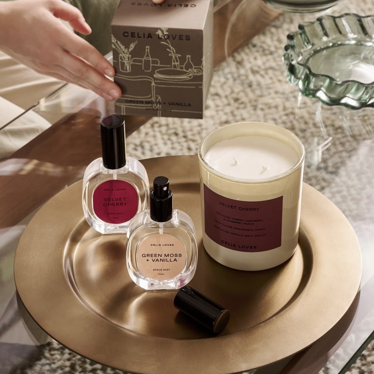 Celia Loves Large Candle in Green Moss + Vanilla Fragrance-img-3