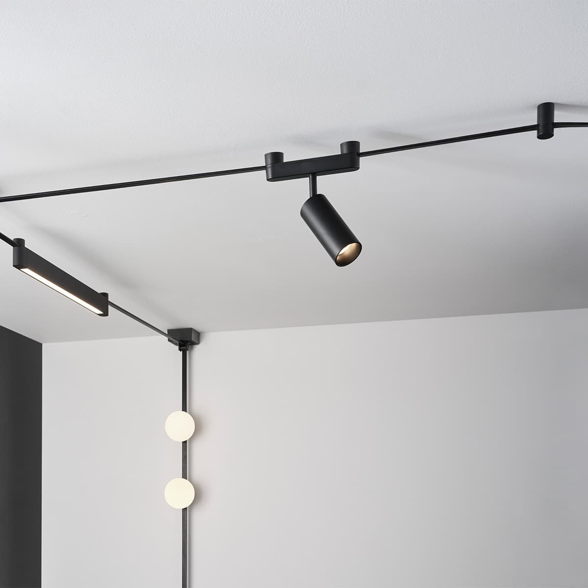 Skywire 24V Ribbon Track 5 Metre Kit in Black-img-4