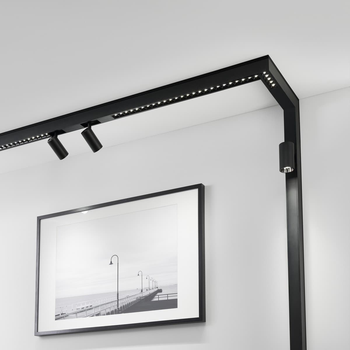 MFL Induction 3000mm Surface Track in Black