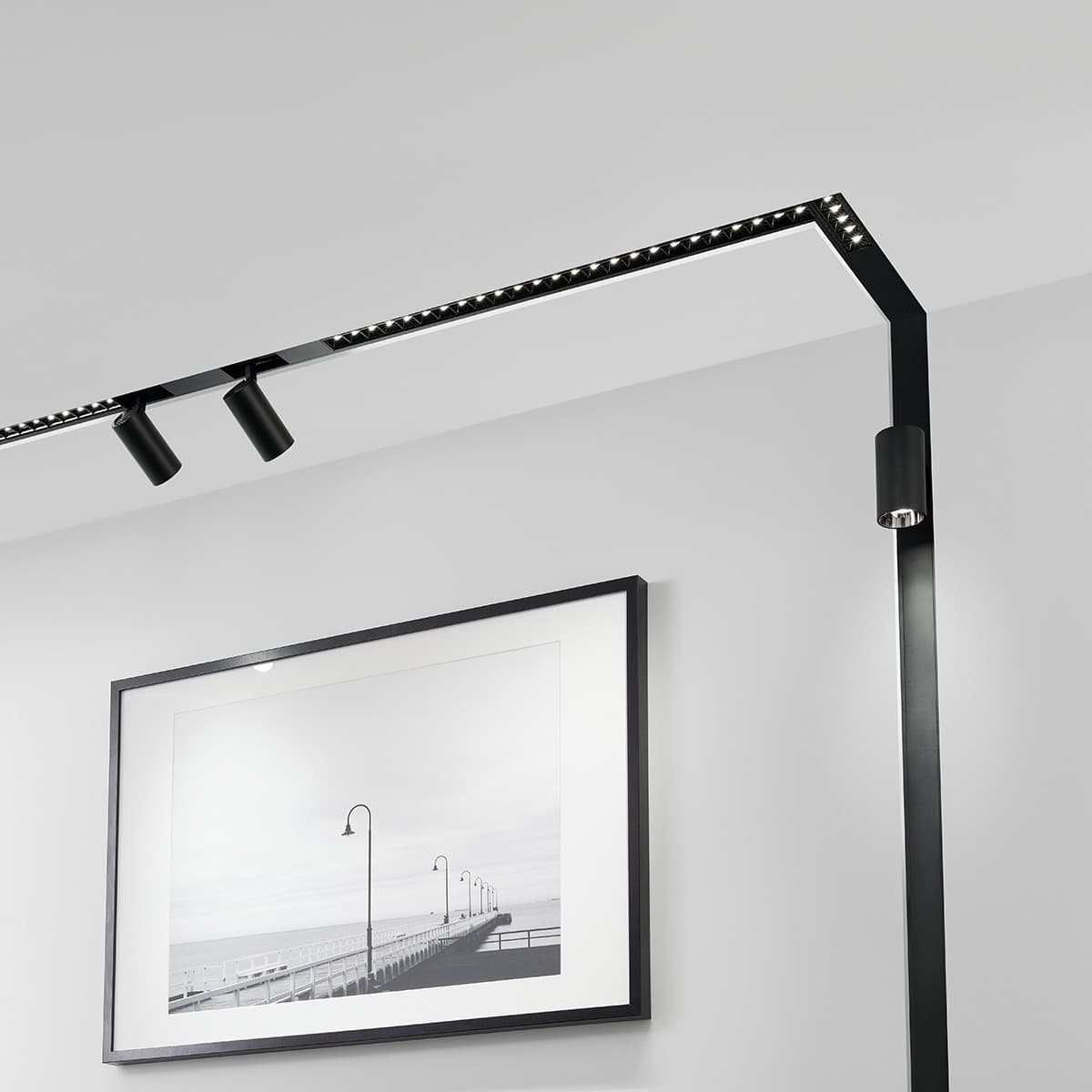 MFL Induction 3000mm Surface Track in Black