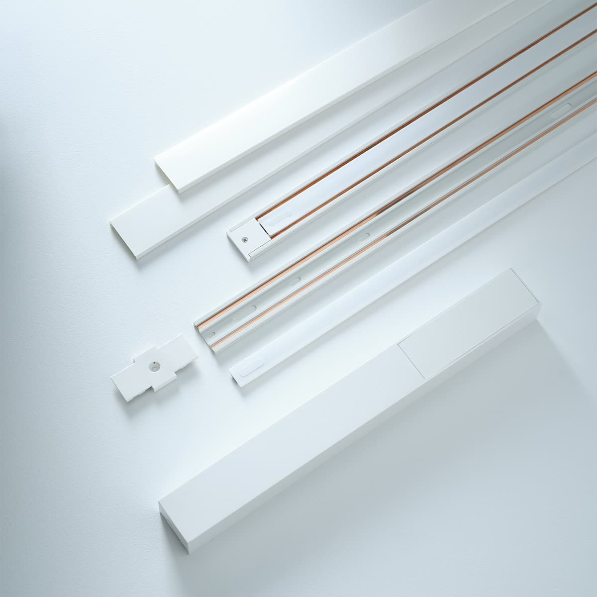 MFL Rail 48V 1 Metre Slimline Track in White-img-4