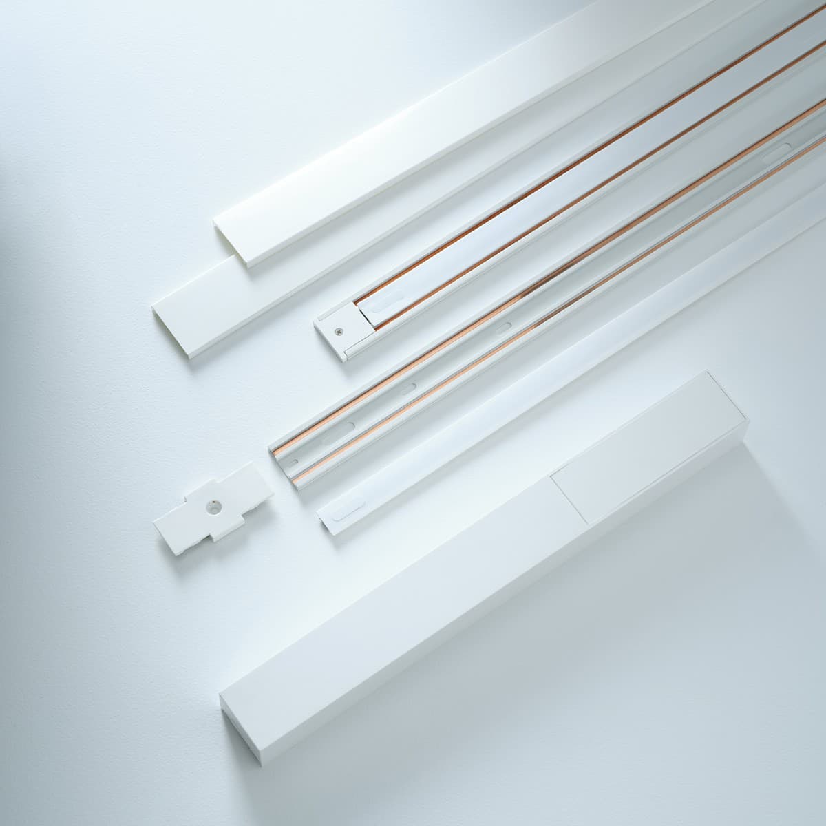 MFL Rail 48V Slimline Track L-Shaped Joiner in White-img-2