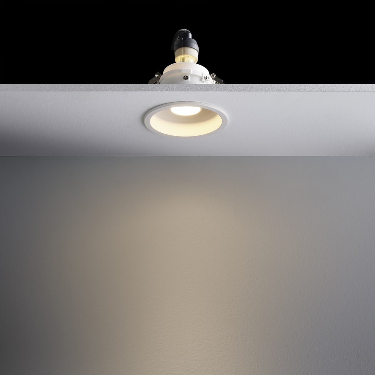 Blaze GU10 Recessed Gimble With Snoot 88mm Cut Out Downlight in White-img-5