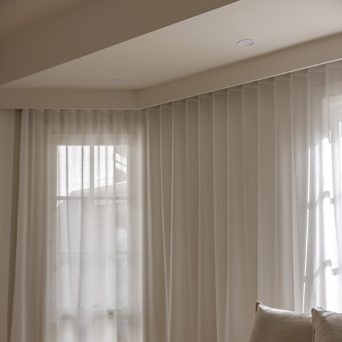 Vivid LED Recessed Colour Switch 90mm Cut Out Downlight in White