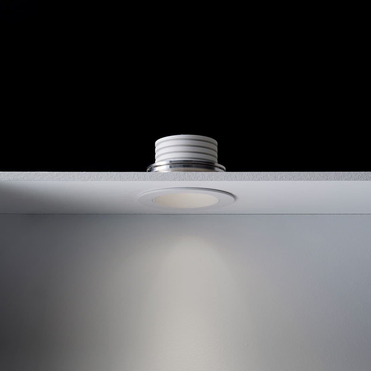 MFL Click LED COB Cool White 92mm Cut Out Downlight in White-img-2