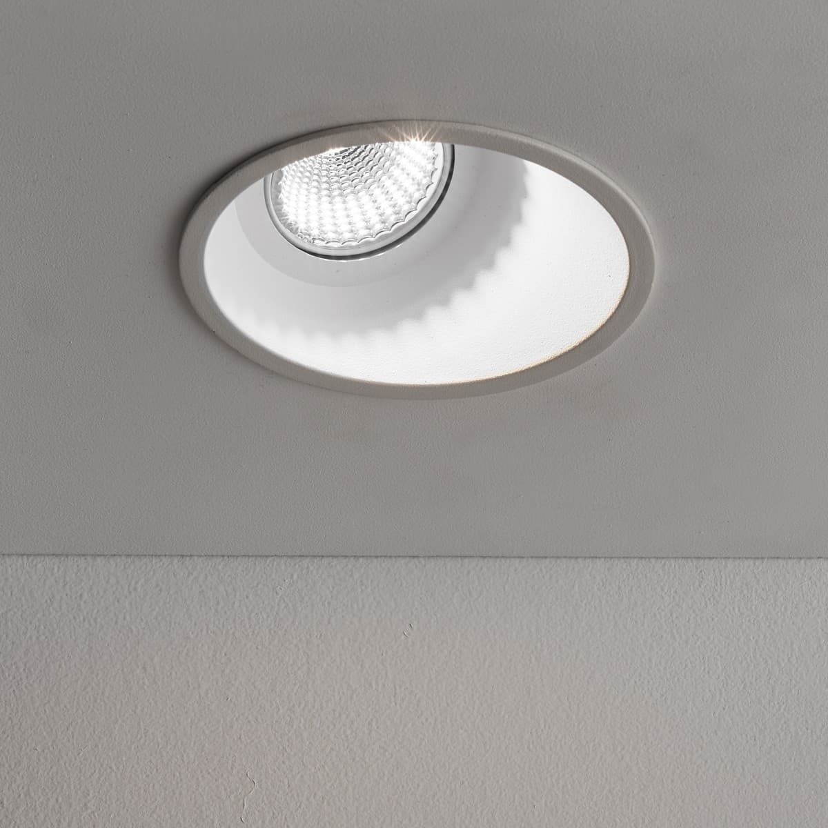 MFL Accent Minitrim LED Recessed Wall Washer Cool White 100mm Cut Out Downlight in White-img-7