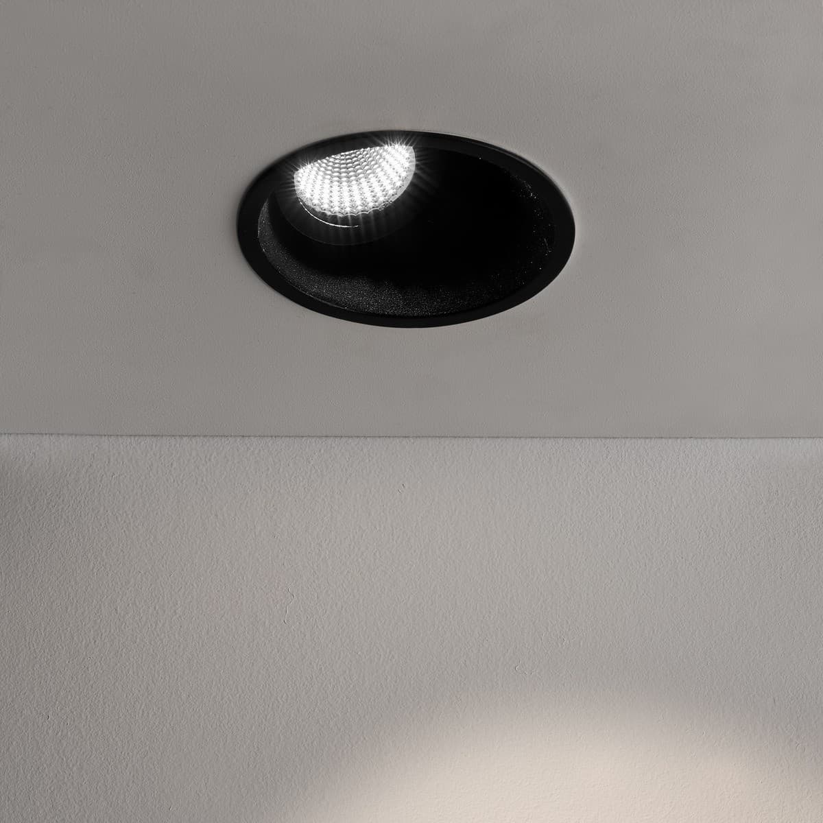 MFL Accent Minitrim LED Recessed Wall Washer Cool White 100mm Cut Out Downlight in Black-img-7