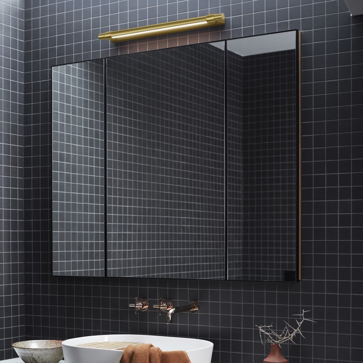 Kings 600mm LED Colour-Switching Wall Bracket in Aged Brass-img-2