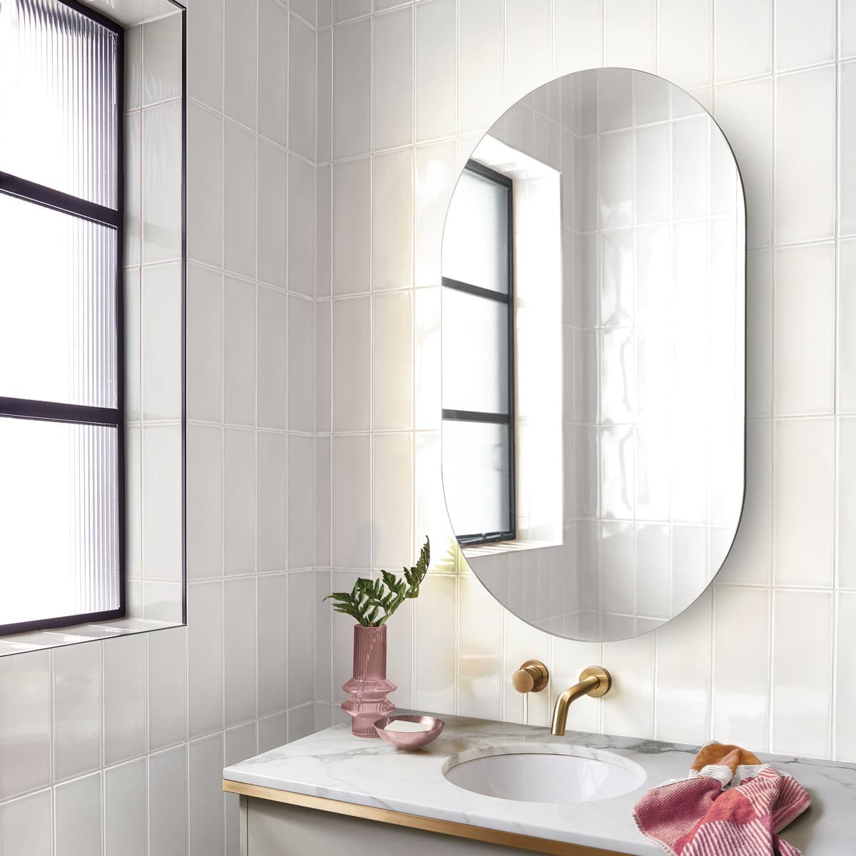 Aura 1m Race Track Mirrored Cabinet with LED Backlight in White-img-4