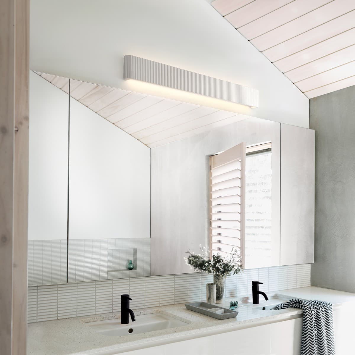 Cedar 920mm LED Colour-Shifting Up/Down Wall Sconce in White Timber