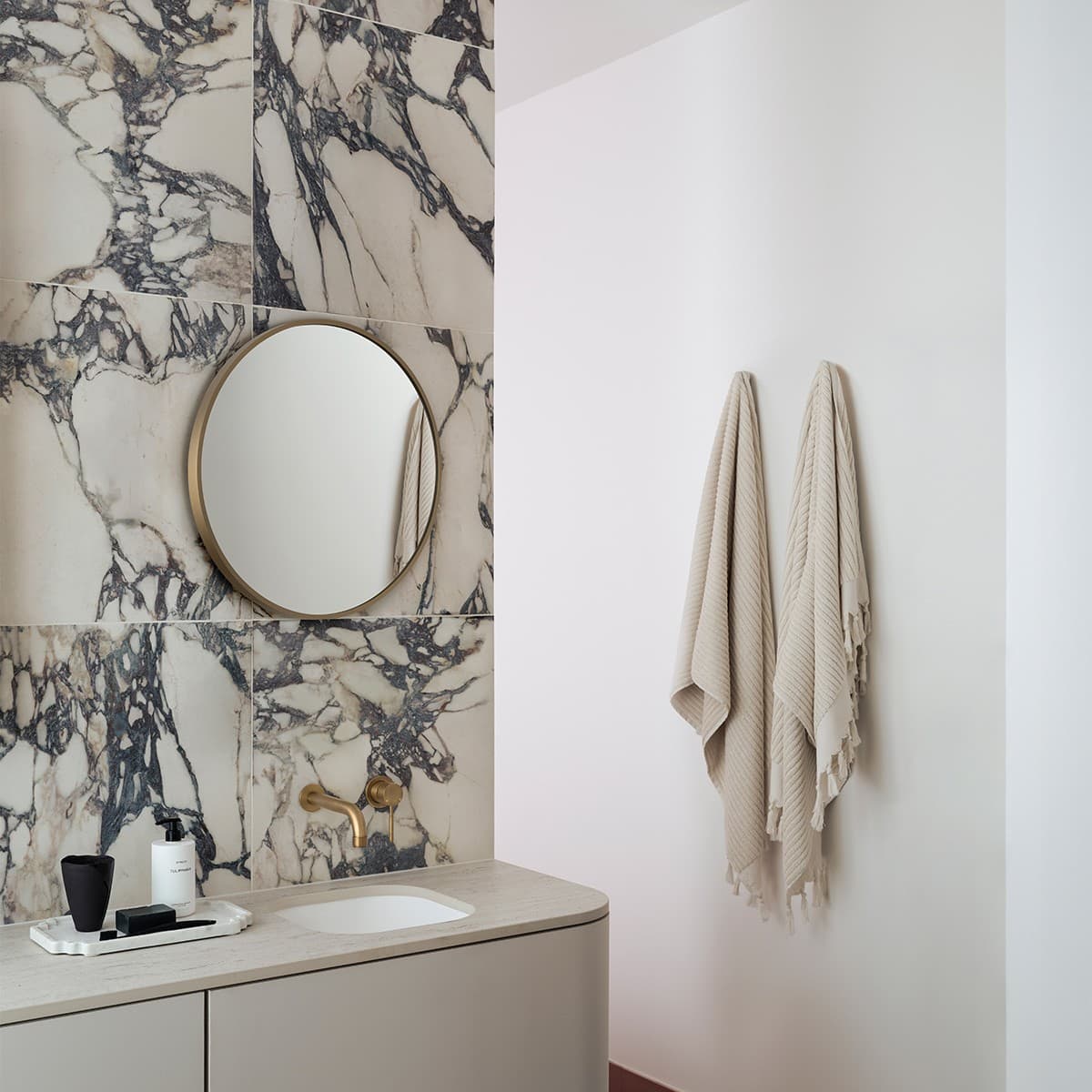 Contour Round Mirror Frame Only in Aged Brass-img-3