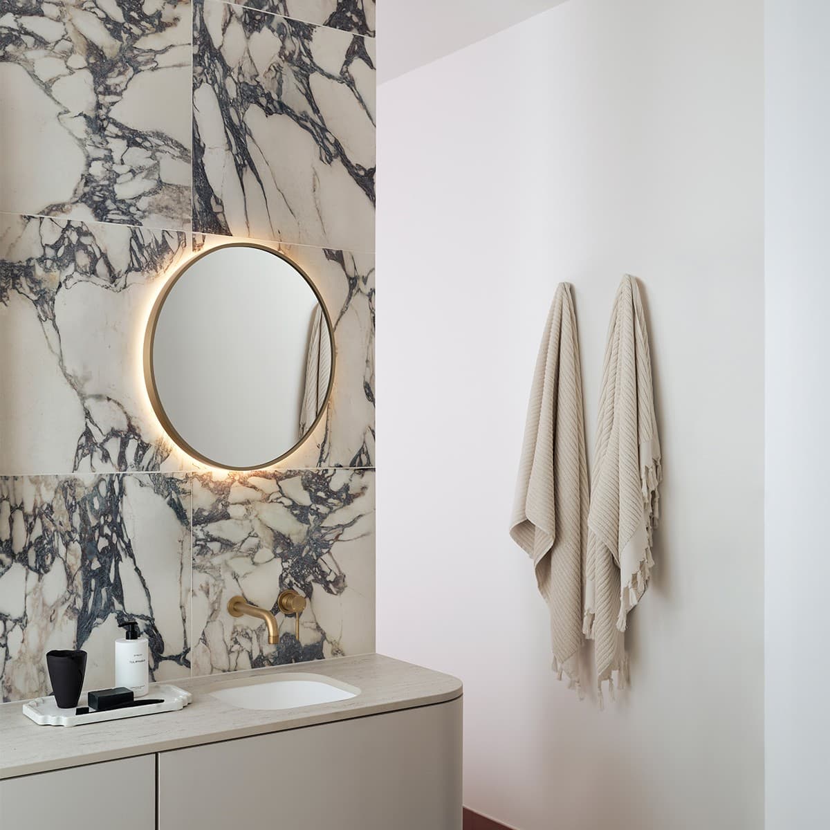Contour Round Mirror Frame Only in Aged Brass-img-4