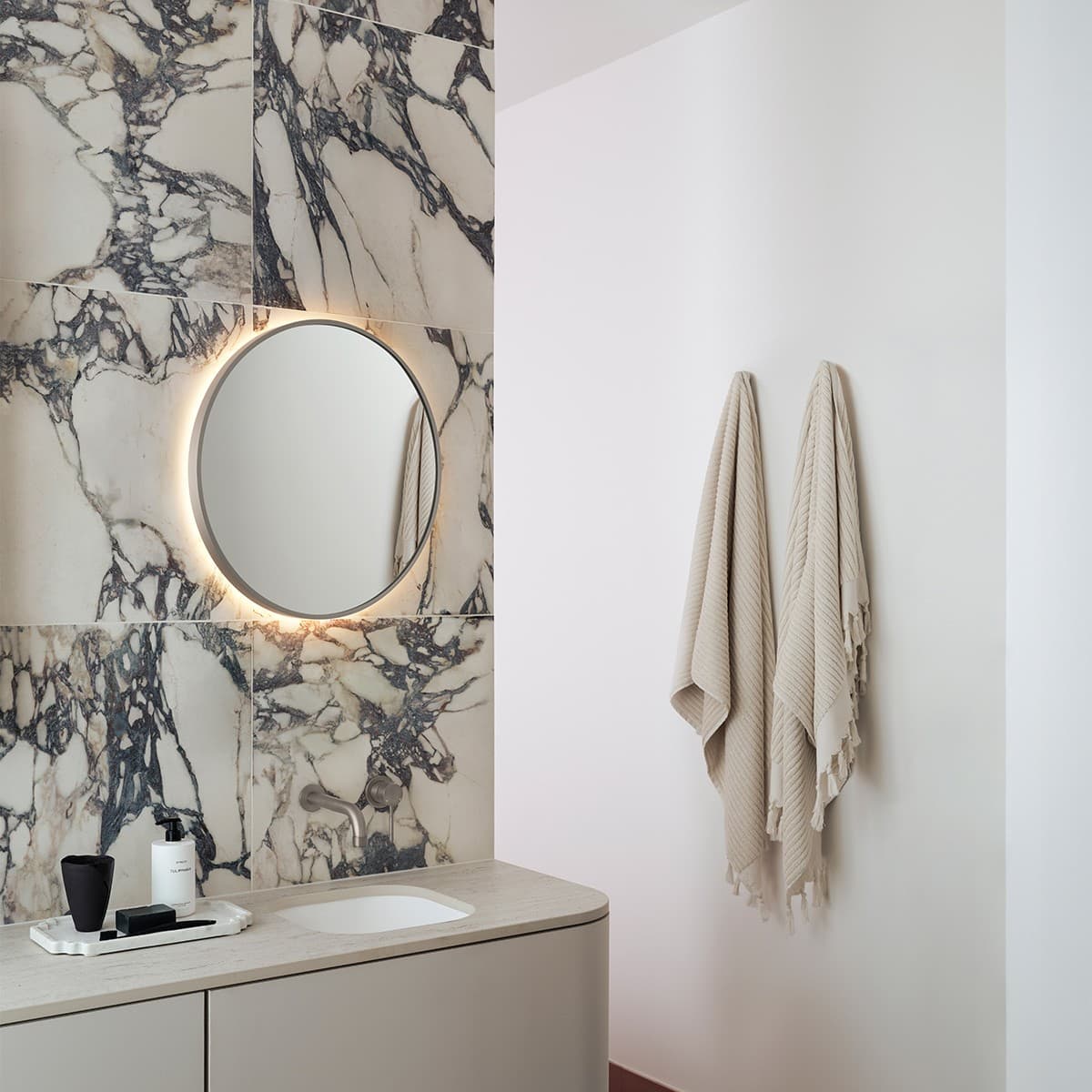 Contour Round LED Backlit Mirror in White-img-3