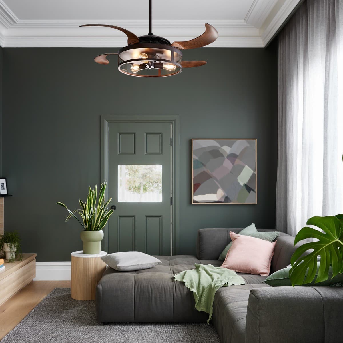 Fanaway Classic Fan in Oil Rubbed Bronze with Brown Coloured Retractable Blades and Light-img-6