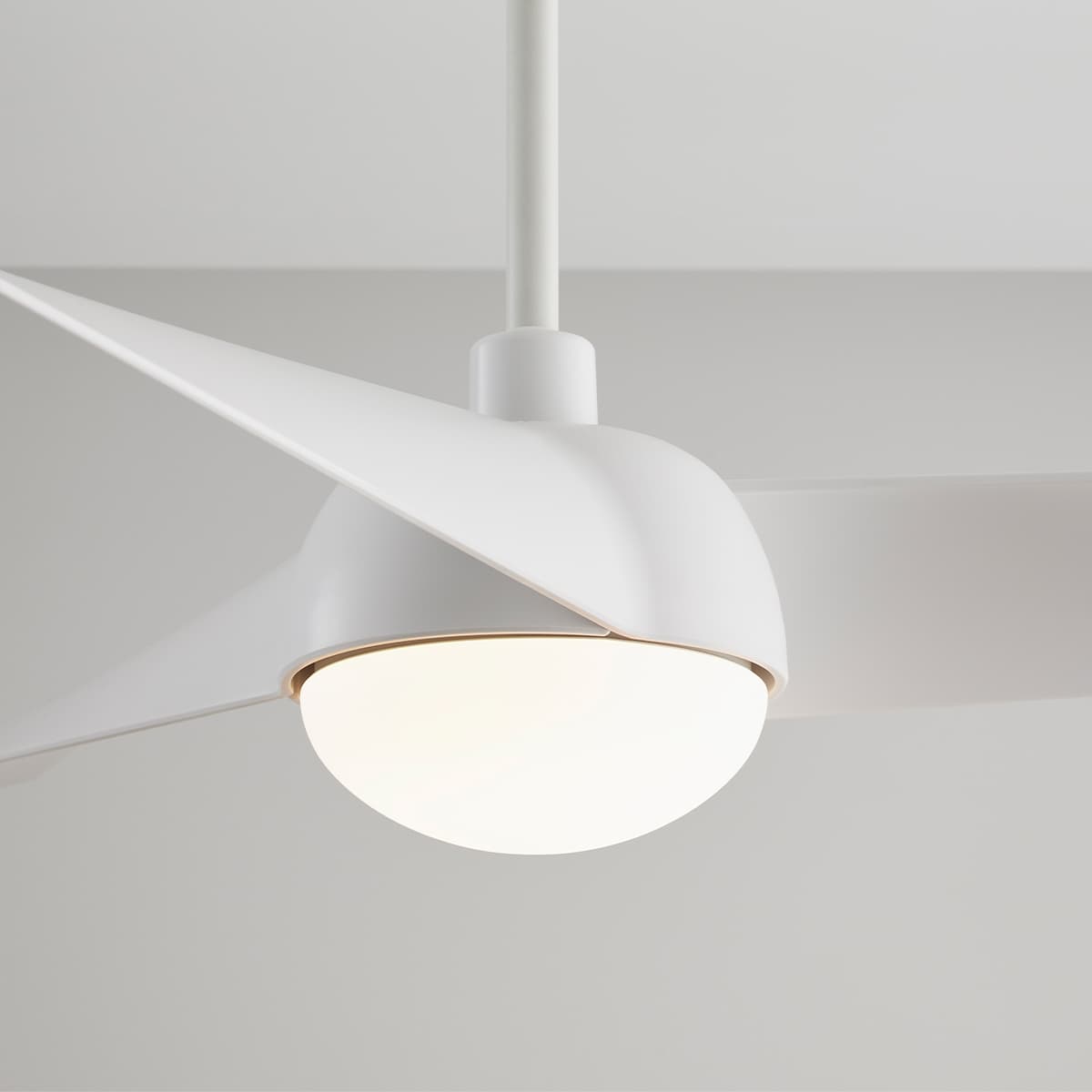 Osprey 132cm DC Fan with Light in White-img-7