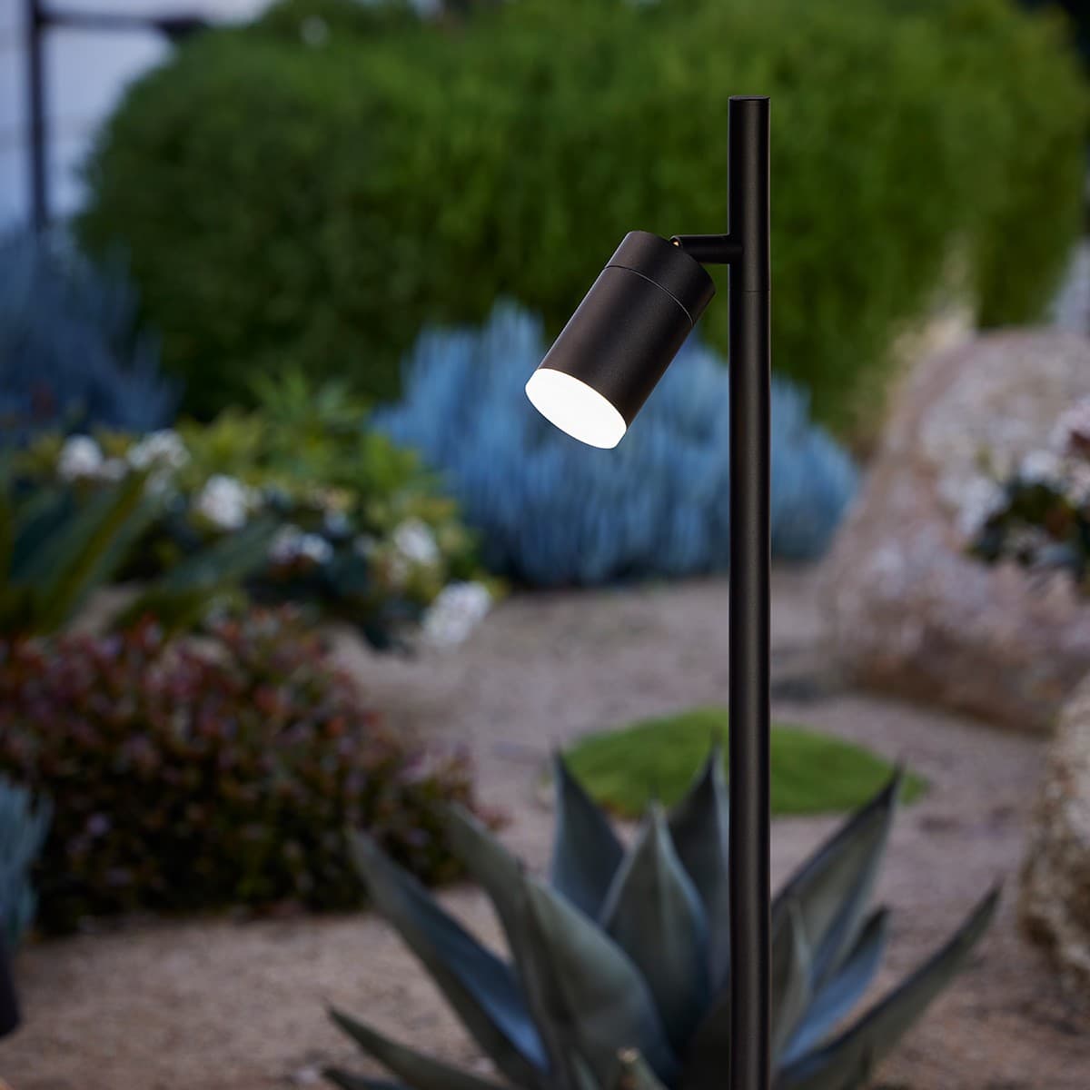 Lucci Connect Gecko Glow LED RGB Path Spike in Black-img-3