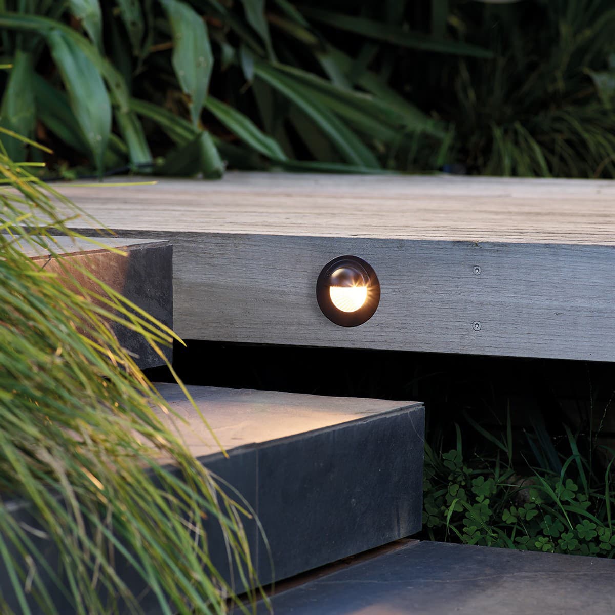 Lucci Connect Gecko LED RGB Steplight in Black-img-2