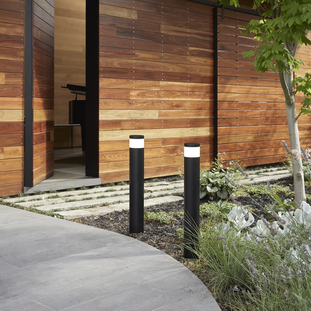 Lucci Connect Gecko LED RGB Bollard in Black-img-5