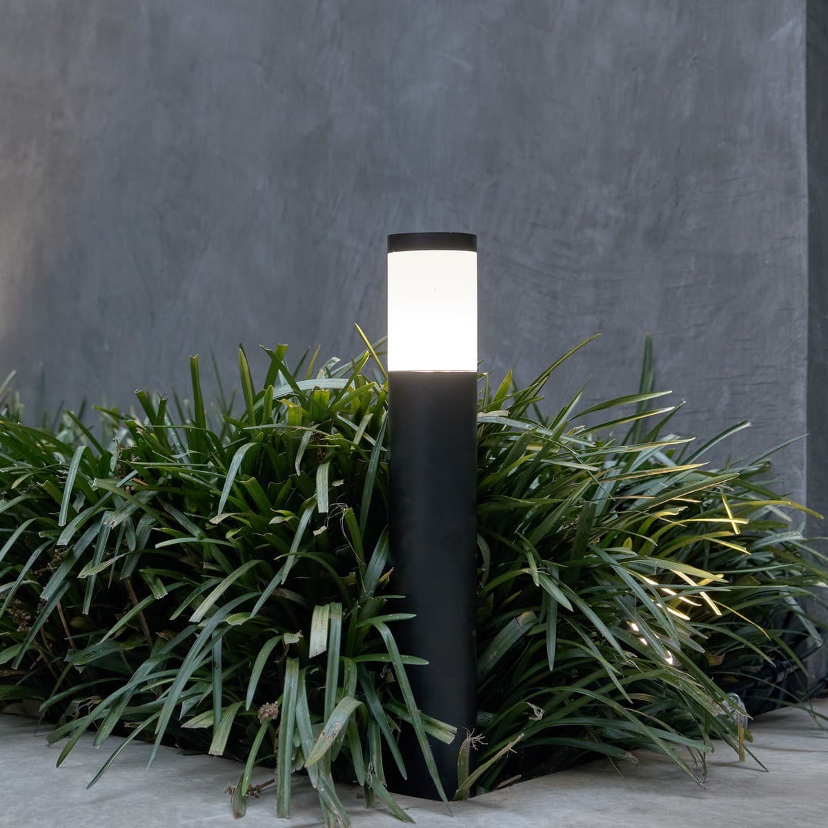 Lucci Connect Gecko LED RGB Bollard in Black-img-8