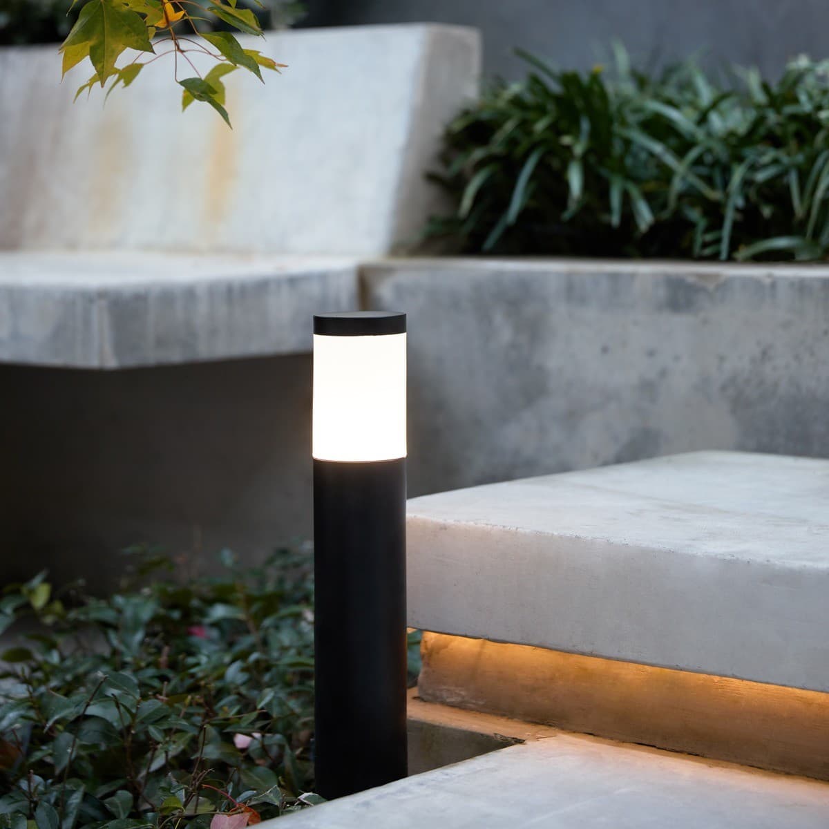 Lucci Connect Gecko LED RGB Bollard in Black-img-9