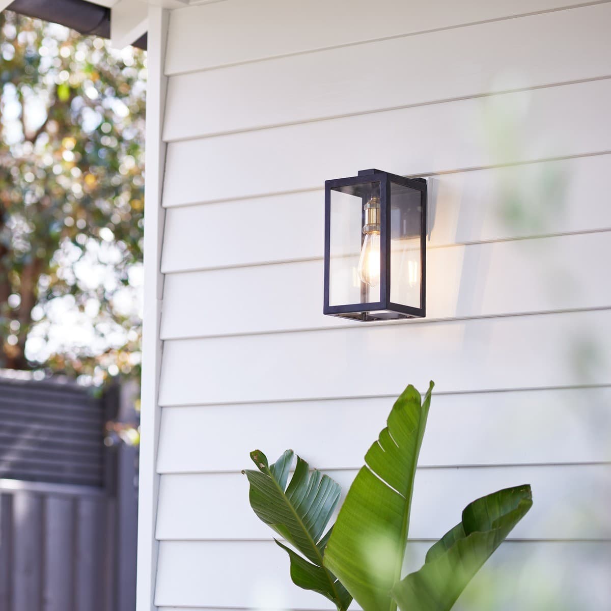 Southampton 1 Light Small Wall Bracket in Antique Black with Bronze Accents-img-2