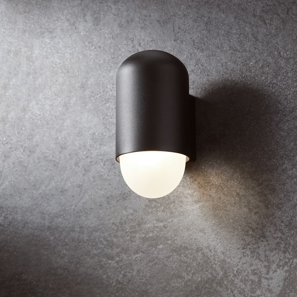 Pebble 1 Light Wall Bracket in Black-img-2