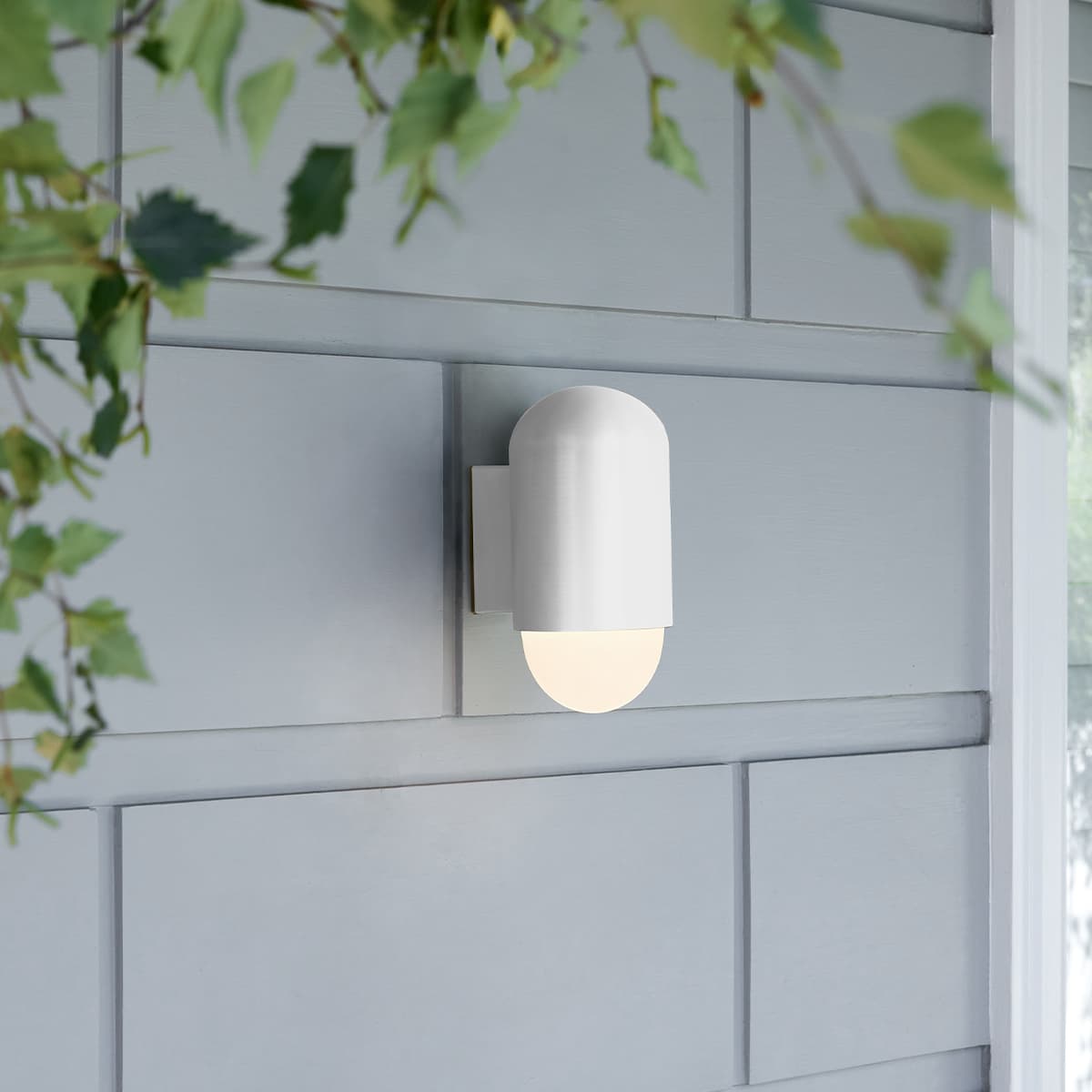 Pebble 1 Light Wall Bracket in White-img-3
