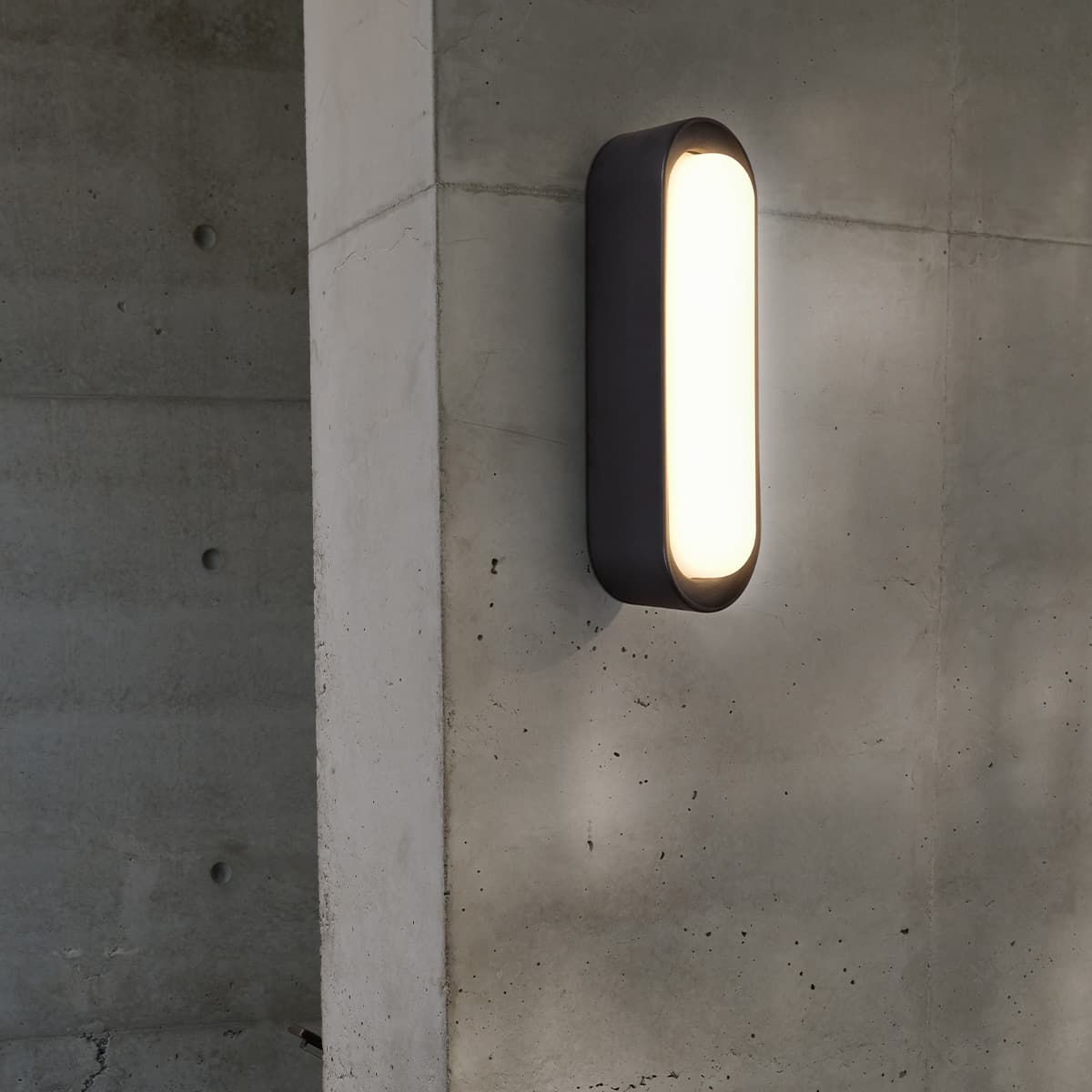 Flinders Crevice S14d Exterior Wall Sconce in Black
