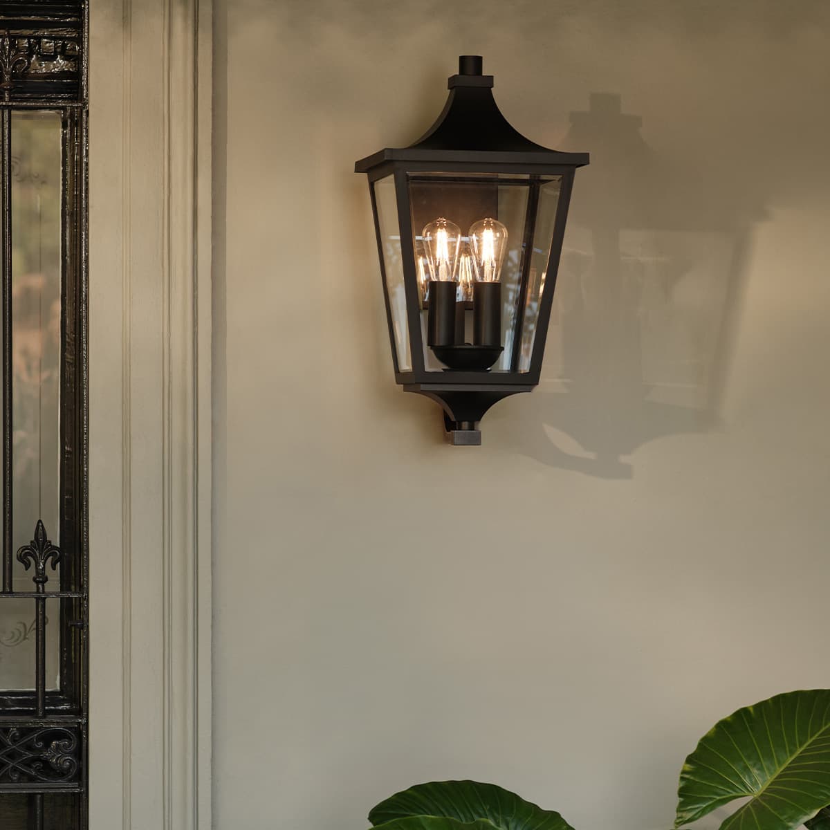 Leon 2 Light Large Exterior Wall Lantern in Black-img-2