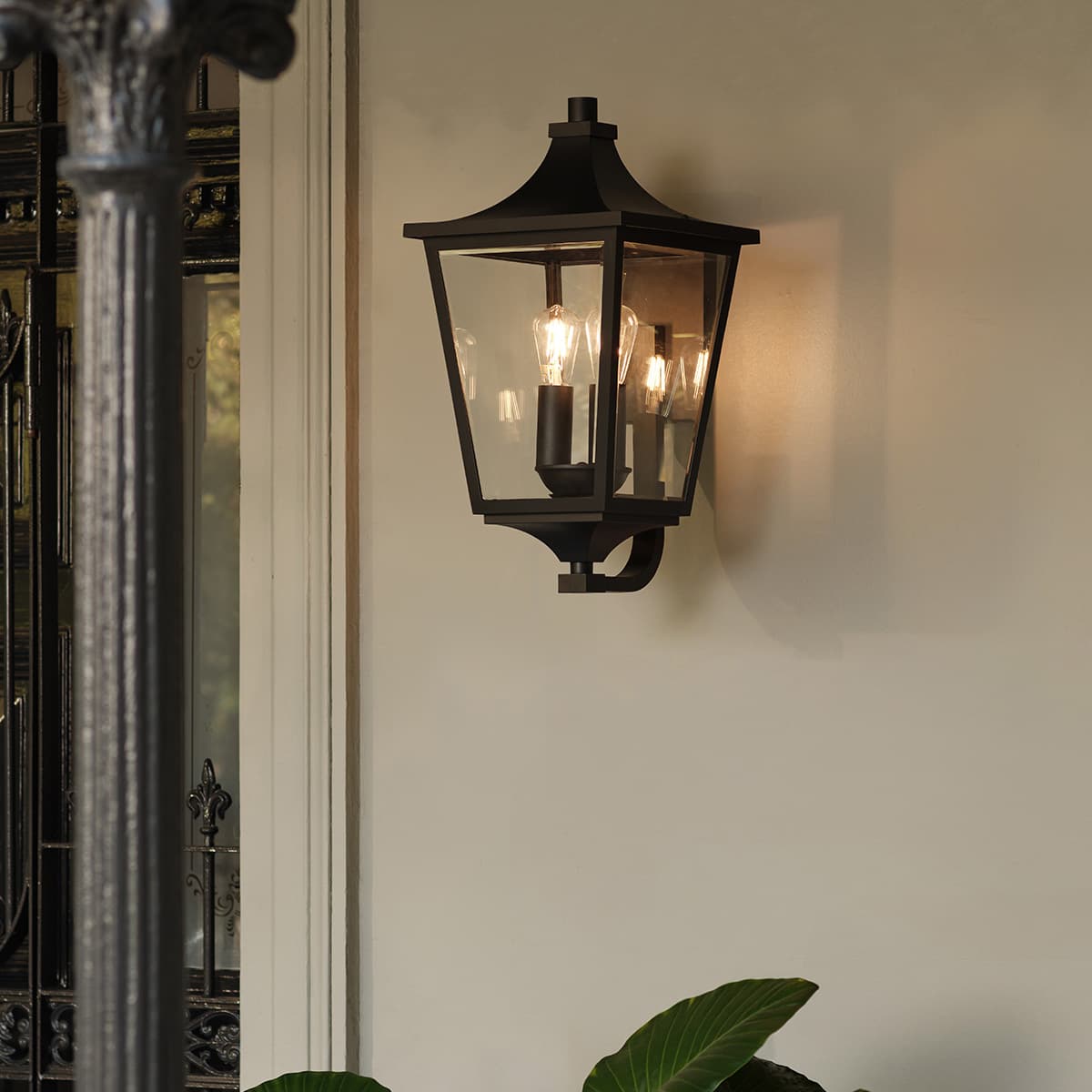 Leon 2 Light Large Exterior Wall Lantern in Black-img-4