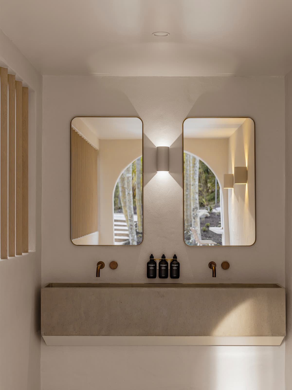 MFL Tanimi Cylinder LED Up/Down Exterior Wall Light in Natural-img-3