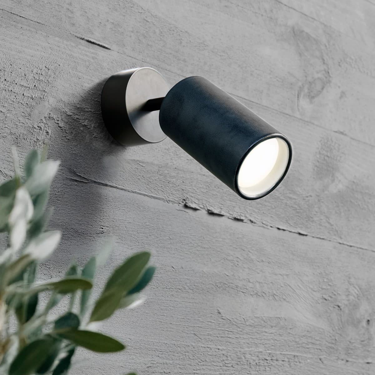Flinders 1 Light Adjustable Spotlight in Black-img-3
