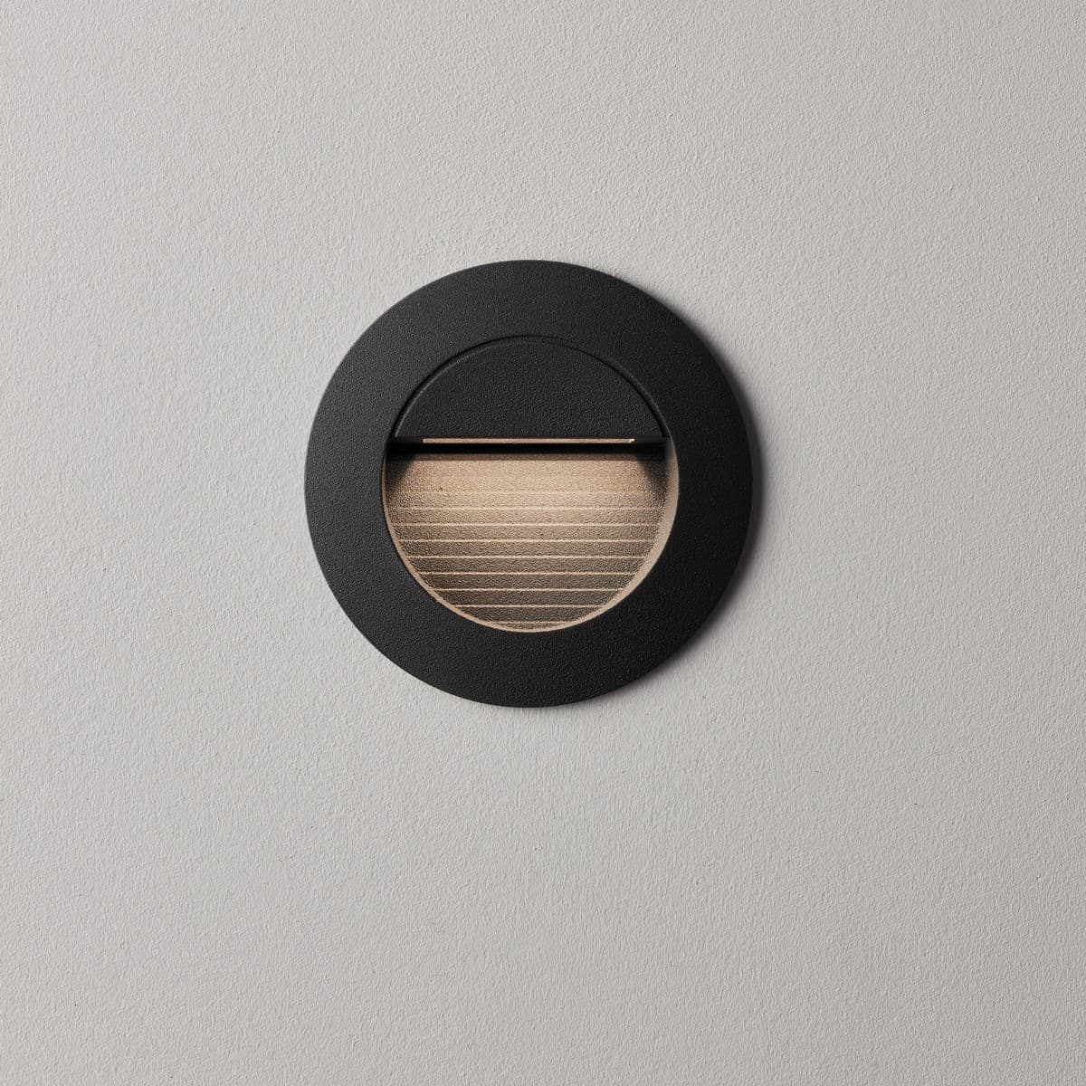 LEDlux Desi LED 12V Round Steplight in Charcoal-img-3