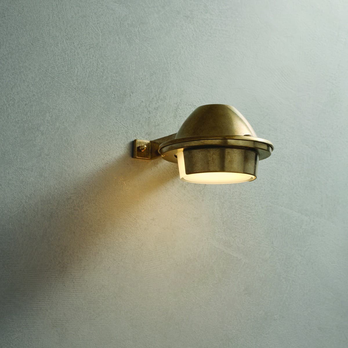 Santorini Symi 1 Light Wall Bracket in Solid Brass