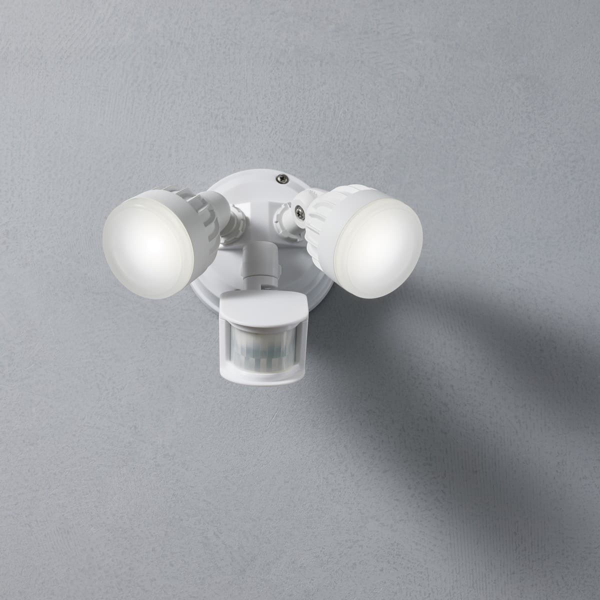 Guard Link 2 Light LED Flood Light with Motion Sensor and Wireless Interconnectivity in White-img-4