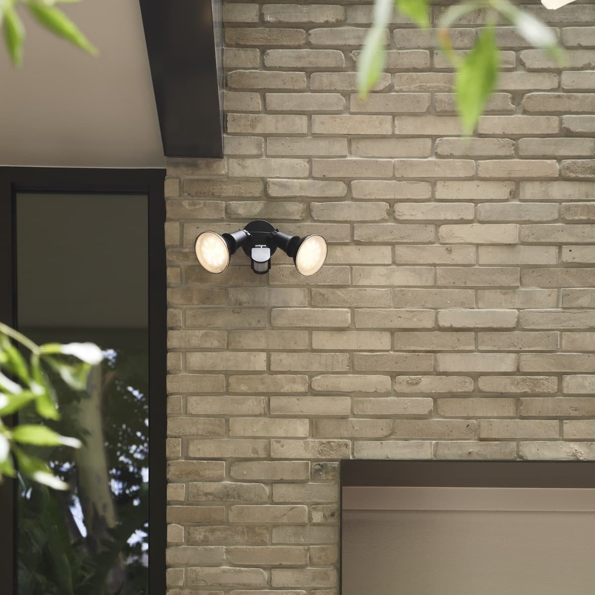 PAR 38 2 Light Spotlight with Sensor in Black-img-2