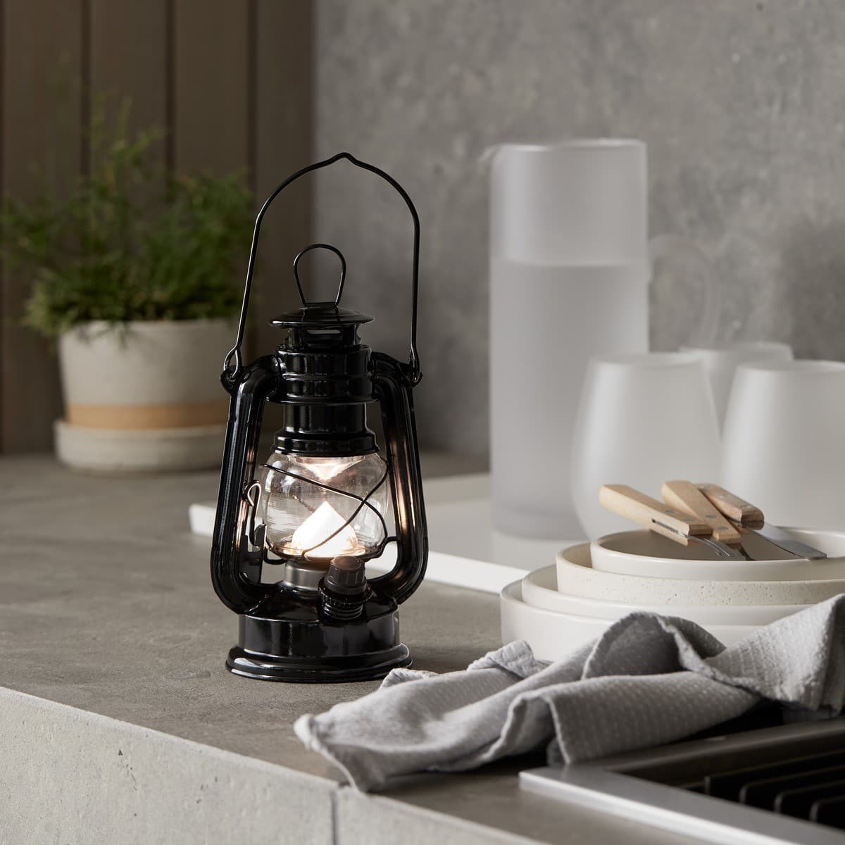 LEDLux Easton LED Lantern in Black-img-2