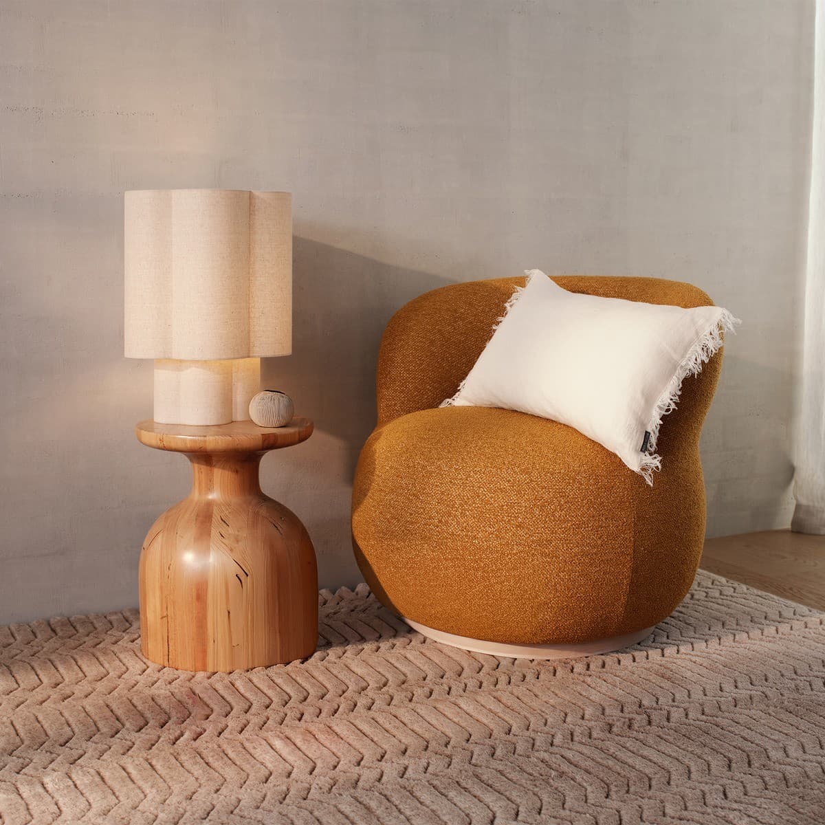 Astrid 1 Light Scalloped Table Lamp in Natural Linen-img-3