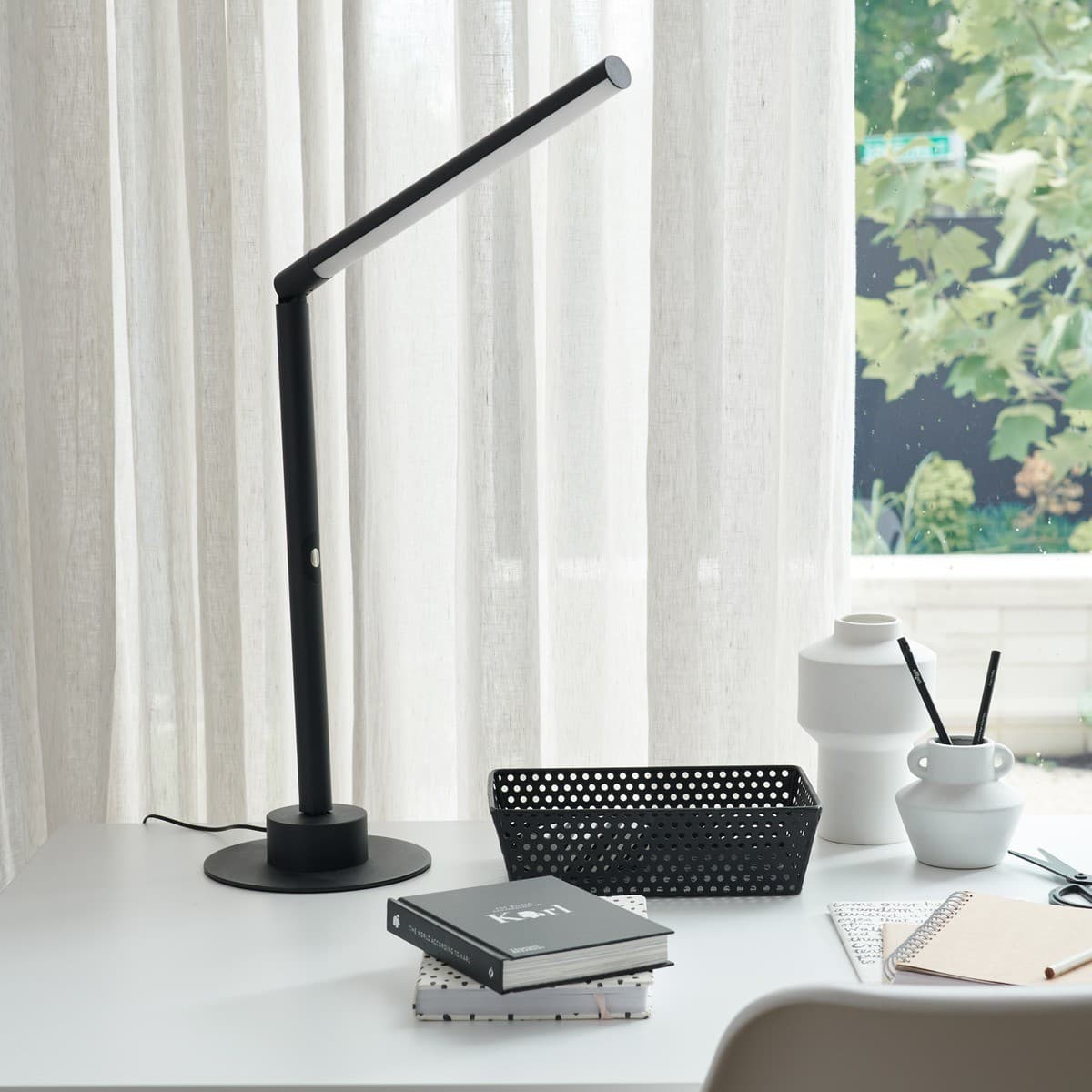 Lucci Connect Beam LED Smart Table Lamp in Black-img-3