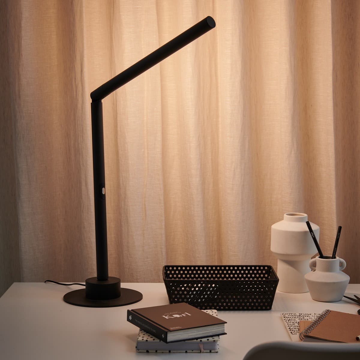 Lucci Connect Beam LED Smart Table Lamp in Black-img-5