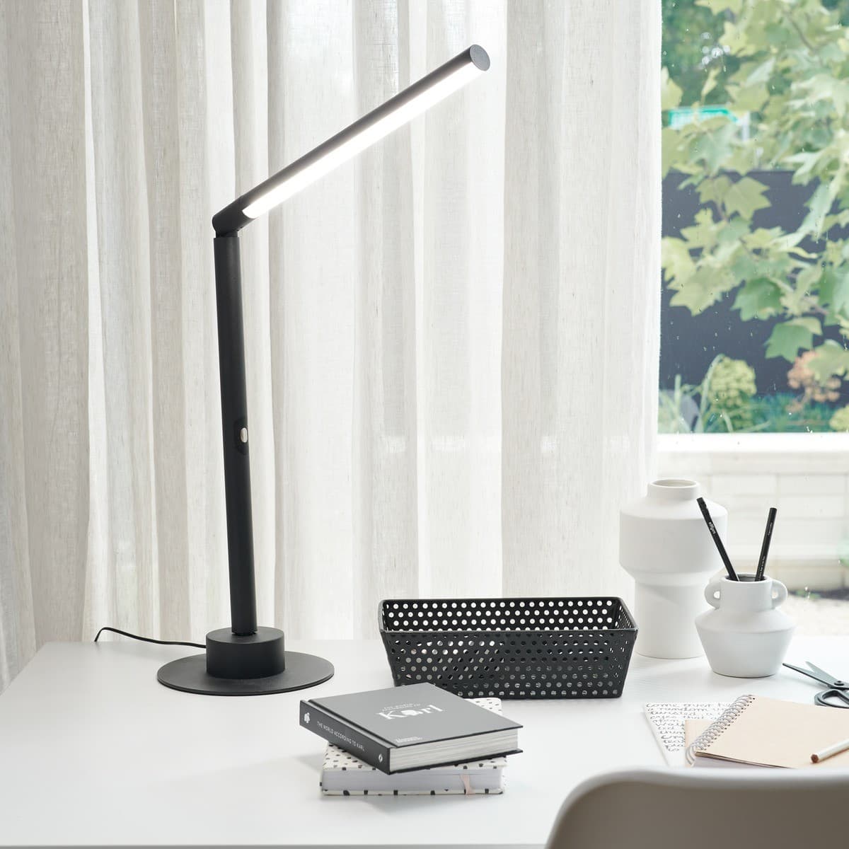 Lucci Connect Beam LED Smart Table Lamp in Black-img-8
