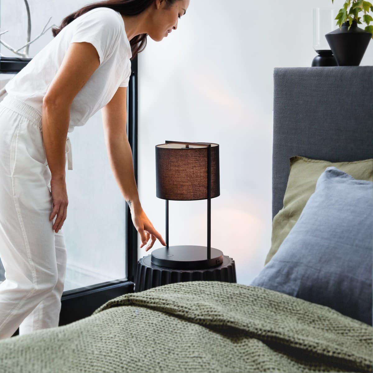Frama 1 Light Table Lamp in Black, 2 Pack, with USB Port-img-4