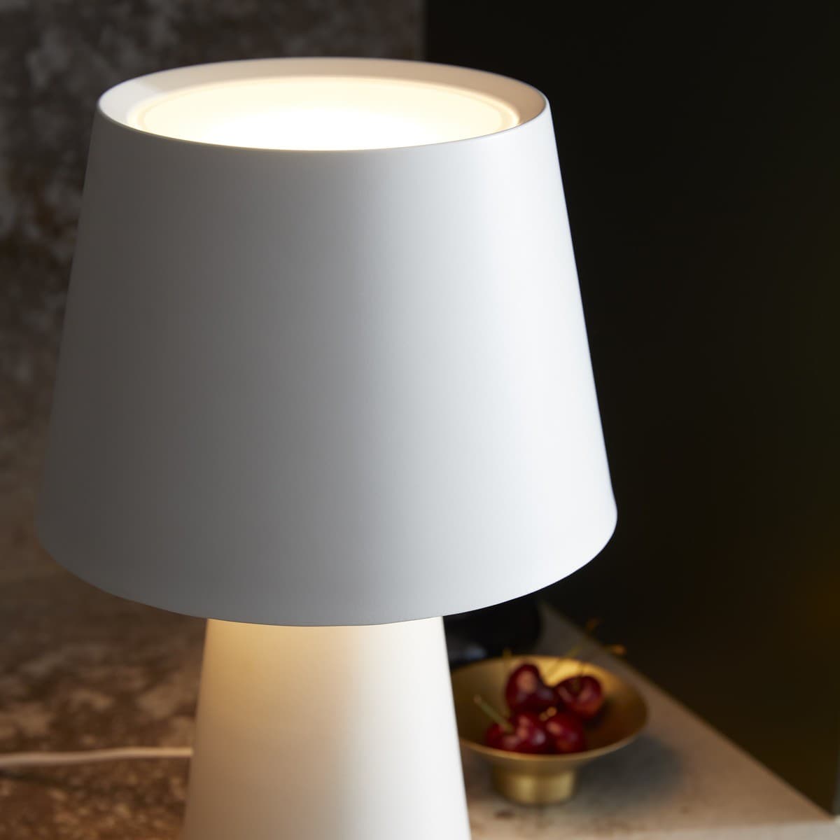Harris 1 Light Table Lamp in White with Glass Diffuser