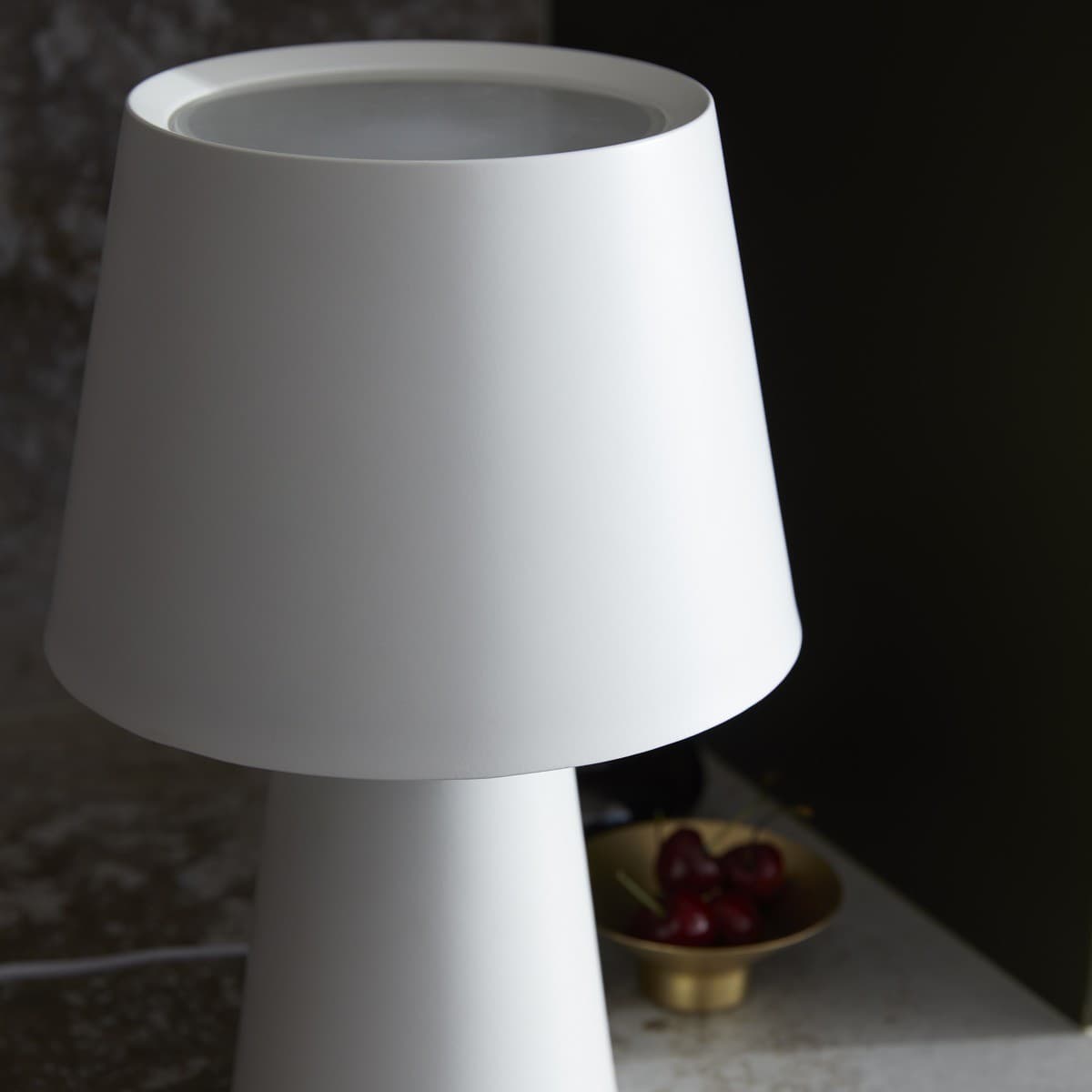 Harris 1 Light Table Lamp in White with Glass Diffuser