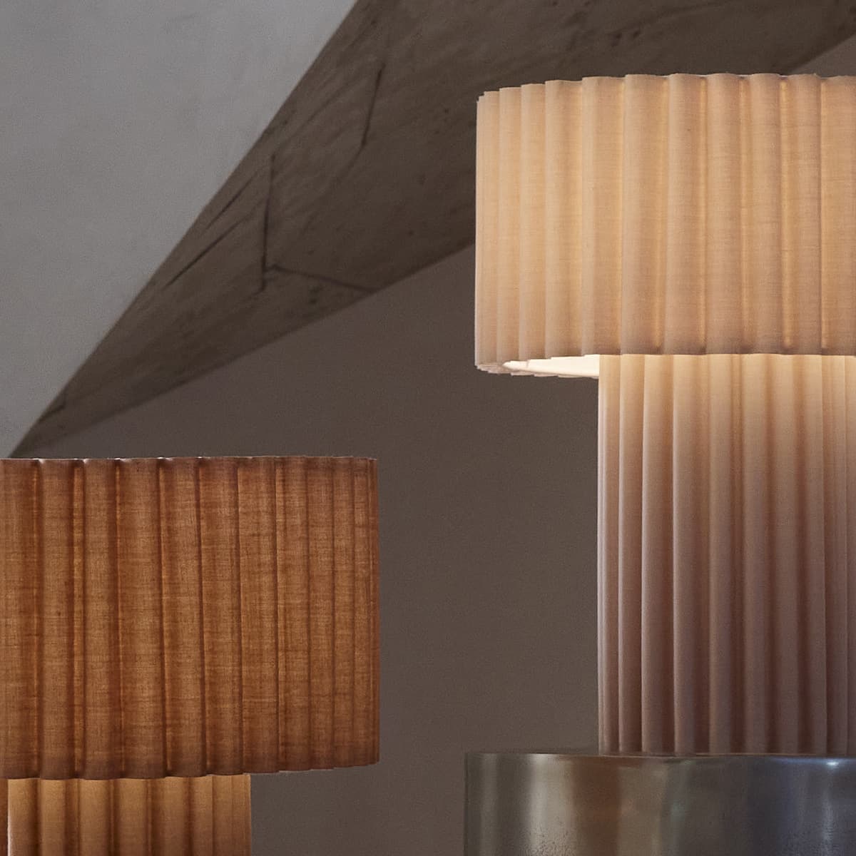 Nora Scalloped Table Lamp in Chocolate-img-3