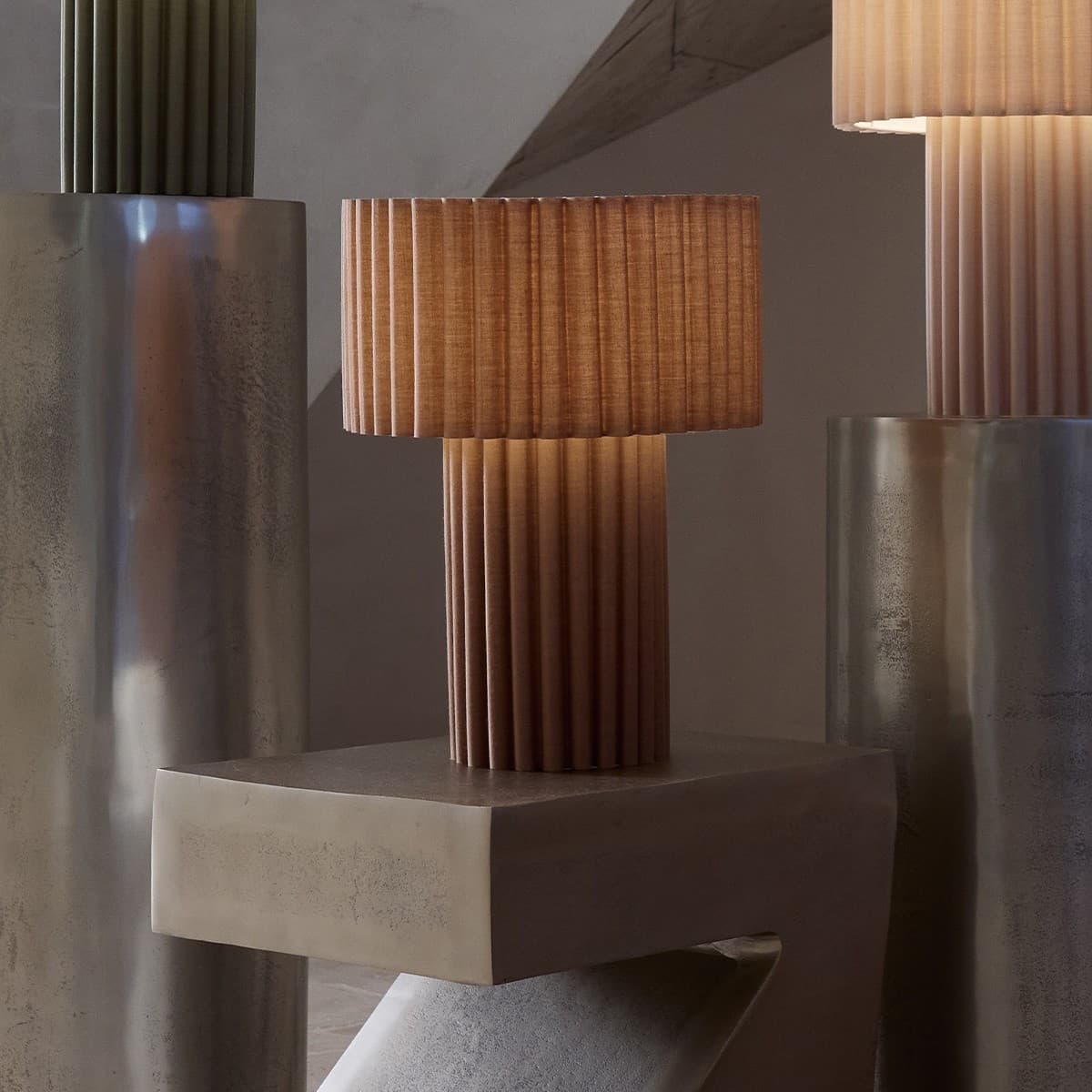 Nora Scalloped Table Lamp in Chocolate-img-4